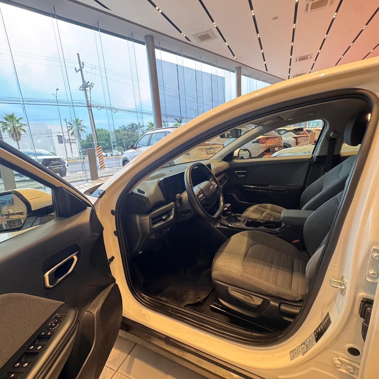 2025 Kia K4 2.0 Ex IVT At