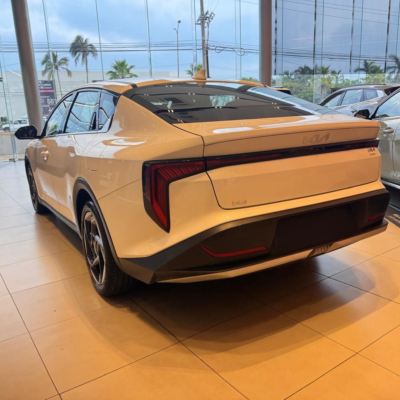 2025 Kia K4 2.0 Ex IVT At