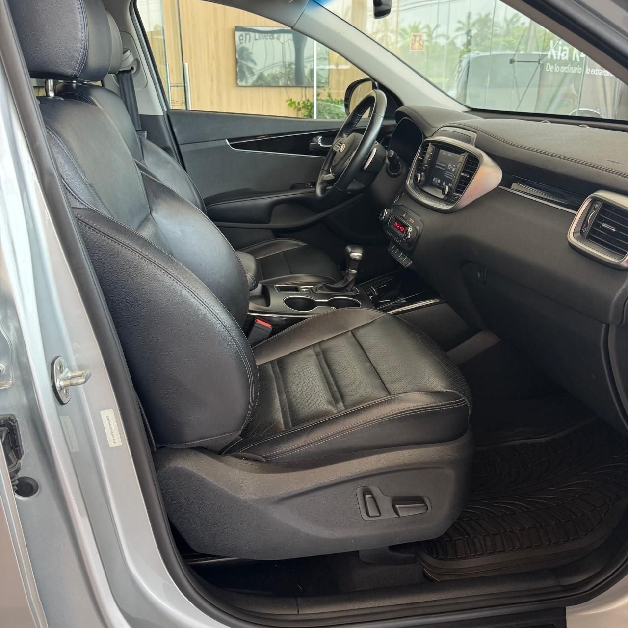 2019 Kia Sorento 2.4 L4 EX Piel 7 Pasajeros At