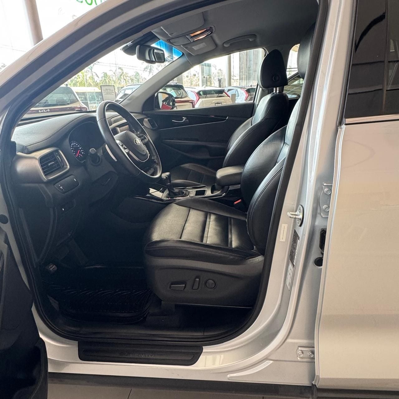 2019 Kia Sorento 2.4 L4 EX Piel 7 Pasajeros At