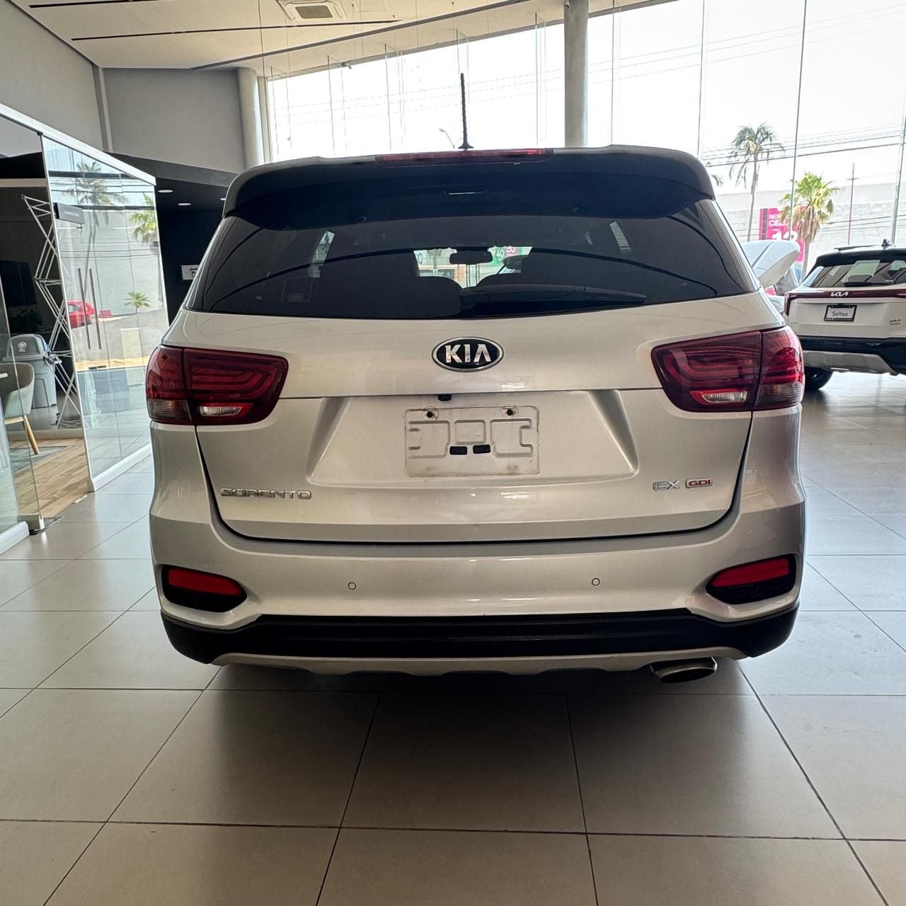 2019 Kia Sorento 2.4 L4 EX Piel 7 Pasajeros At