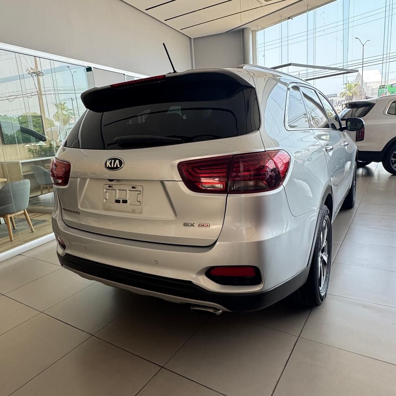 2019 Kia Sorento 2.4 L4 EX Piel 7 Pasajeros At