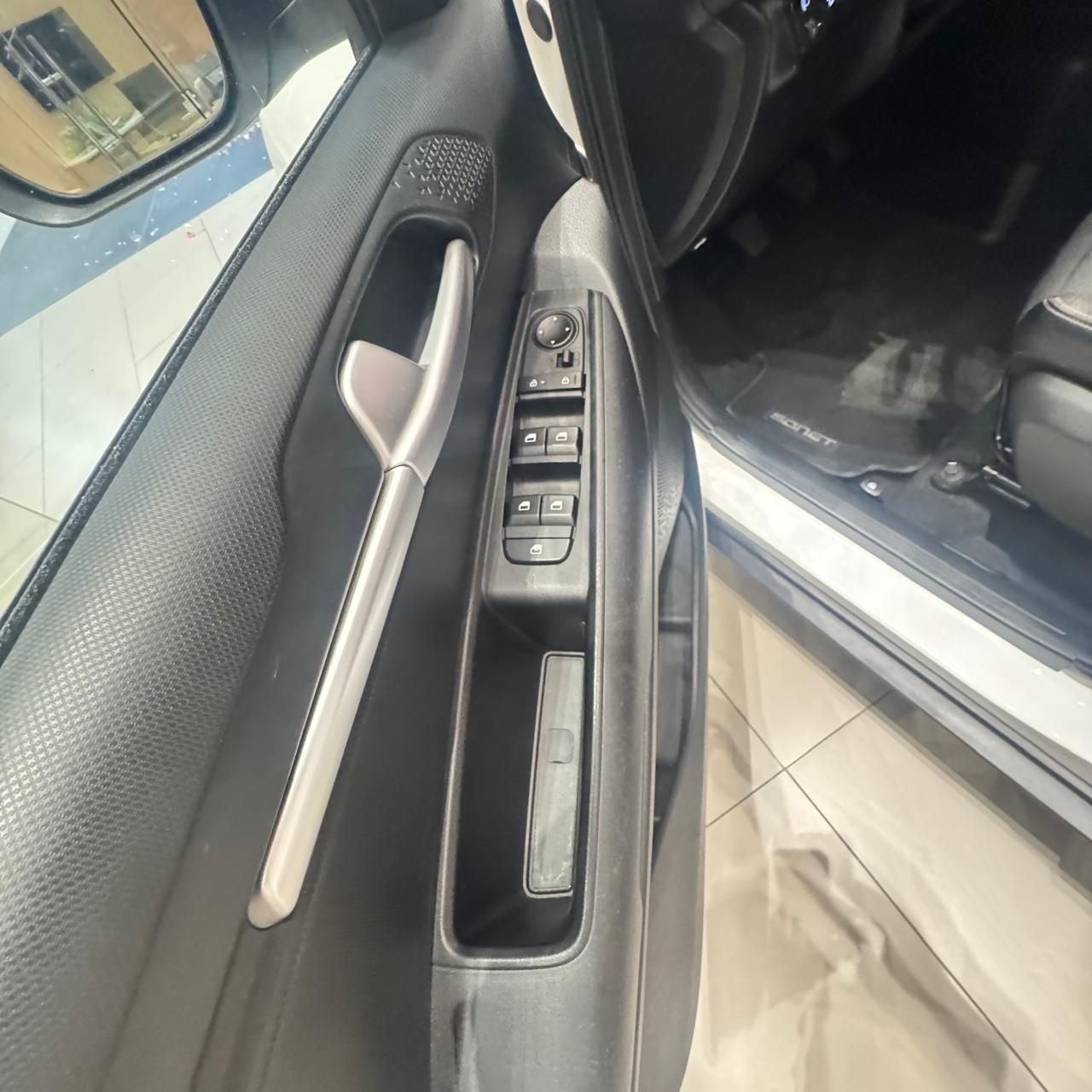 2024 Kia Sonet 1.5 Lx Mt